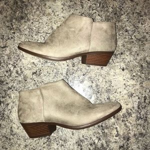 ONLY WORN ONCE TAN SUEDE BOOTIES